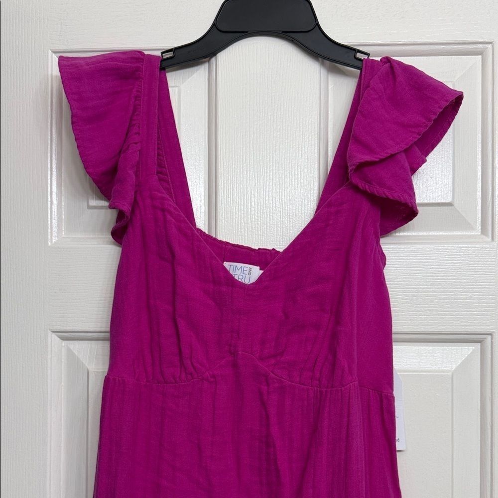 Women’s small Vibrant Pink Ruffle Sleeve Dress